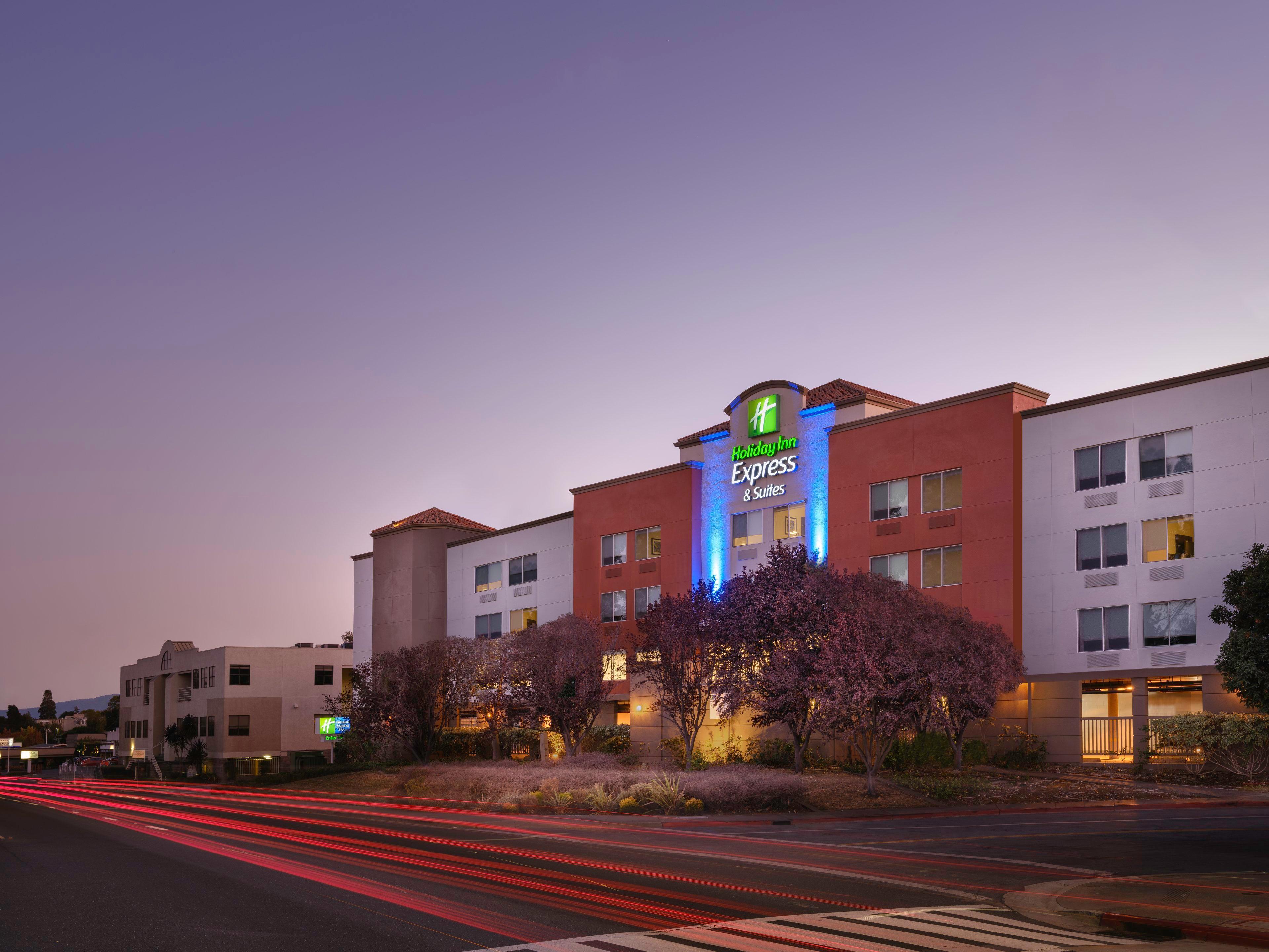 Holiday Inn Express Hotel & Suites Belmont, An Ihg Hotel Exterior foto